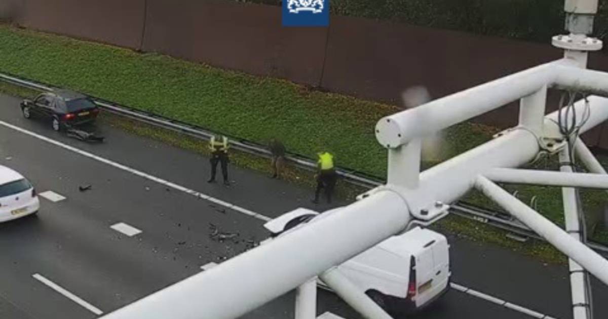 Lange file door ongeval op A28 bij Zwolle-Noord.