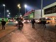 Politie en ME in grote getale aanwezig bij het stadion van Top Oss.