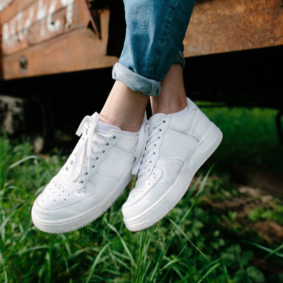 Zo krijg jij je sneakers weer proper Mode Beauty hln.be