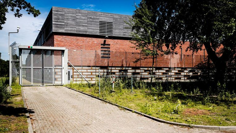 Exterieur van de voormalig jeugdgevangenis Amsterbaken, waar een Extra Begeleidings- en Toezichtslocatie komt. Beeld anp