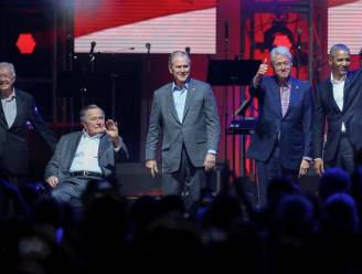 Vijf Amerikaanse ex-presidenten op hetzelfde podium voor goede doel