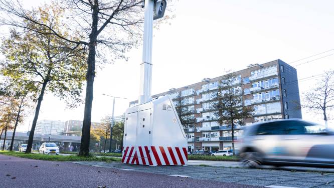 Haags debuut voor de ‘flexflitser’: verplaatsbare flitspaal vanaf vrijdag op Erasmusweg 