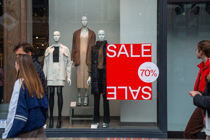 De verkoopcijfers van heel wat winkeliers tijdens de huidige wintersolden vallen erg tegen.
