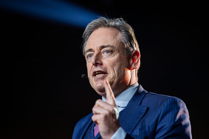 Bart De Wever N Va Is Ook Opnieuw Kandidaat Burgemeester In Antwerpen “ik Zou Wel Gek Zijn Om