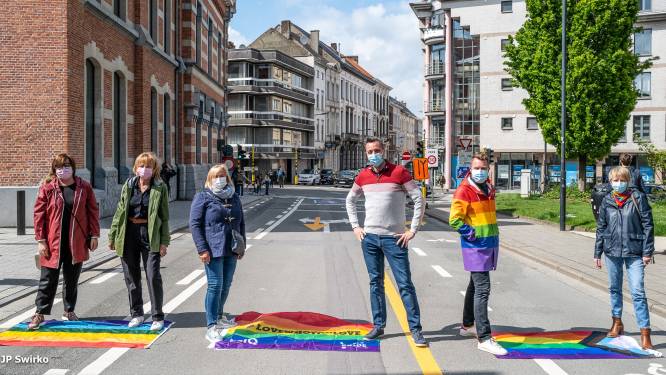 Aalst is enige stad zonder regenboogzebrapad: “N-VA en Open Vld stemmen tegen, en dat in de Warmste Week...”