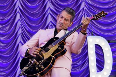 Danny Vera treedt op in openluchttheater Mariahout