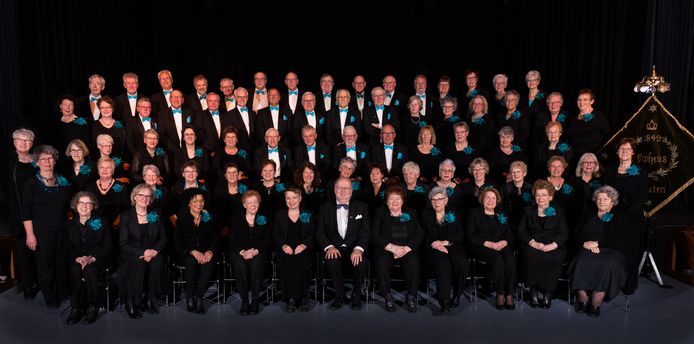 Gemengd zangkoor Orpheus uit Druten treedt op tijdens het Oranjeconcert in de Stevenskerk.