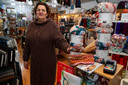Ageeth Snoek in haar winkel Fels-Singer.