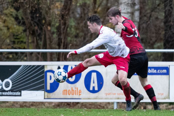 Voetbal in de klasse 4G Haarle tegen Holten.