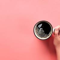 Waarom je een scheutje olijfolie bij je koffie wil doen