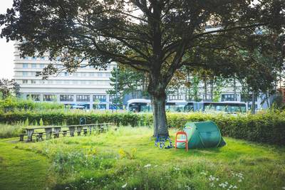 “Wieslaw ligt te sterven op straat, en niemand die hem helpt”: buurt slaakt noodkreet voor terminale Poolse zwerver