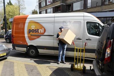 Pakketbezorgers: Bestel je sinterklaascadeaus op tijd, acties zijn in aantocht