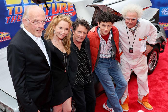 Christopher Lloyd, Lea Thompson, Michael J. Fox, Casey Likes en Roger Bart bij de premiere van ‘Back to the Future: The Musical’ in New York.