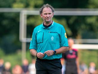 Oud-profscheidsrechter Reinold Wiedemeijer wordt bij Vitesse’08 trainer in het amateurvoetbal: ‘Ik sta te trappelen’