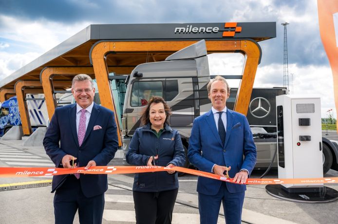 Milence opent eerste laadplein voor elektrische vrachtwagens in ...