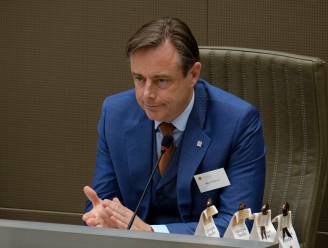 De Wever: “Vlaams Belang heeft twee gezichten: constructief aan tafel, een propagandamachine daarbuiten”