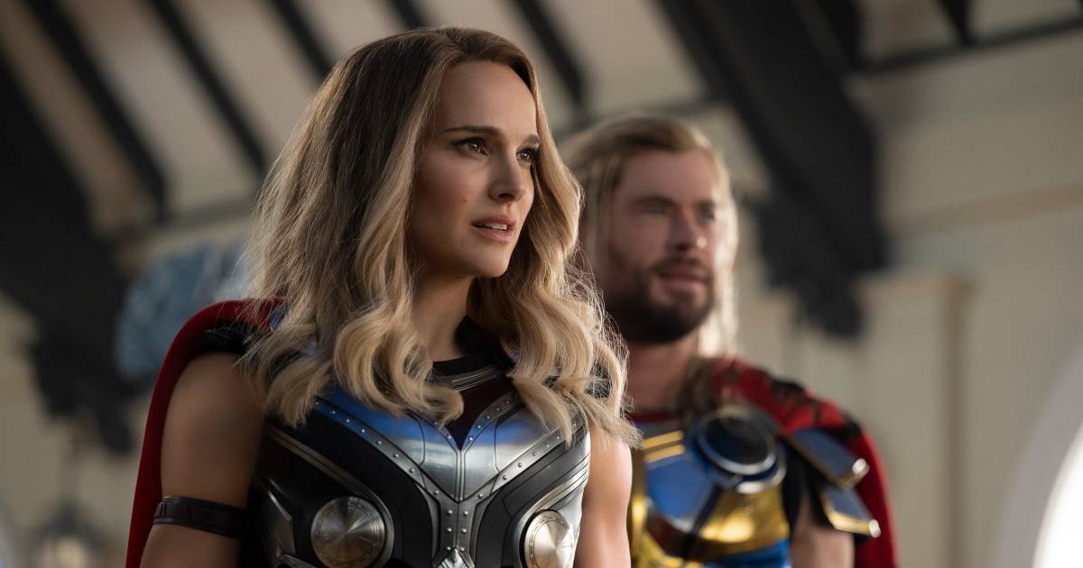 Le attente attenzioni di Chris Hemsworth prima di un bacio con Natalie Portman |  cinema