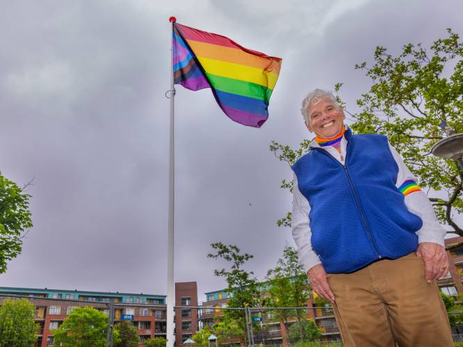 Cees (77) streed bijna negen jaar voor mast, nu hangt Pride-vlag in top: ‘Gelukkigste dag van mijn leven’