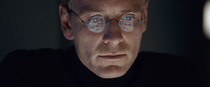 Michael Fassbender plays Steve Jobs in the movie 'Steve Jobs'.