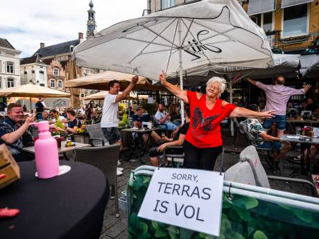 Burgemeesters tegenover kabinet in terraskwestie: ‘Neem een gecalculeerd risico’