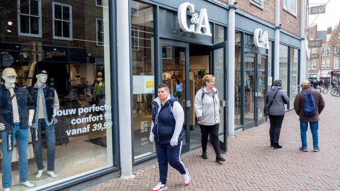 Hannie kan niet geloven dat C&A in Middelburg dichtgaat: ‘Hoe kunnen ze dit nou doen?”