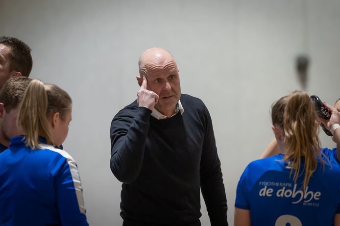 Sparta-trainer Jan Bijkerk moet vanwege blessures flink puzzelen bij het maken van de opstelling.