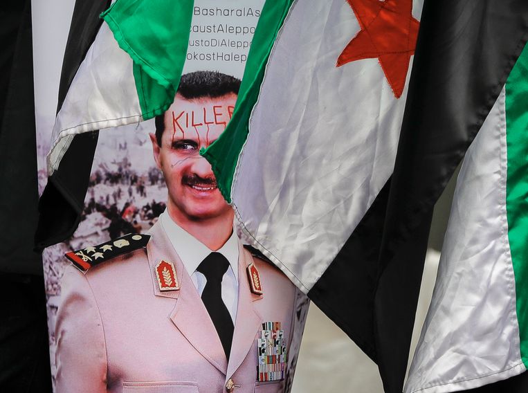 Steeds meer van Assads buren lijken voorzichtig de toenadering te zoeken, ondanks zijn bloedige bewind.  Beeld AP