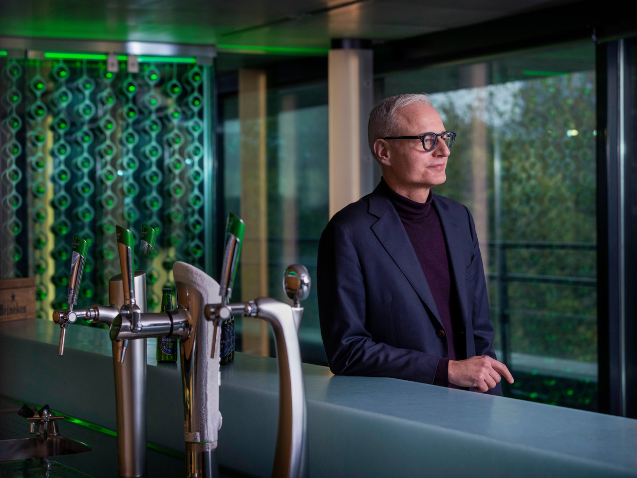 Jan-Willem Vosmeer telah ikut bertanggung jawab atas kebijakan keberlanjutan di Heineken sejak 2011. Patung Wery Kron