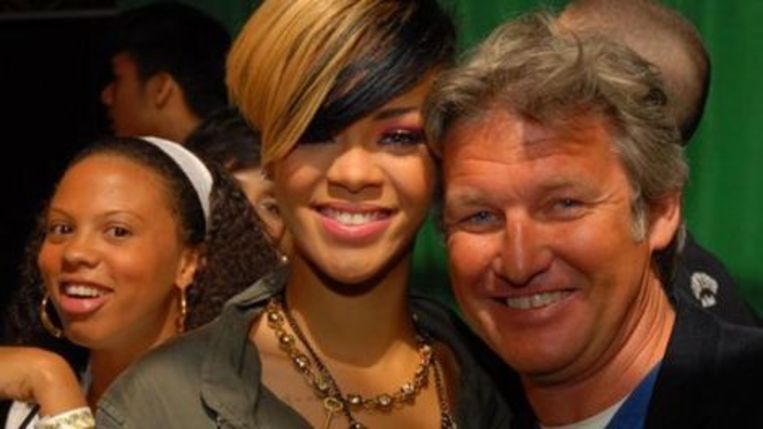 Van Ouytsel met Rihanna, die in 2010 na een concert in ons land onverwacht naar La Rocca trok. Beeld 