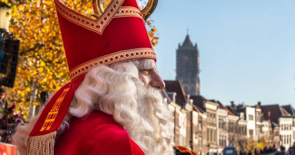 Utrecht Onthaalt Sinterklaas Op Feestelijk Als U Bovenop De Dom Staat Utrecht Gelderlander Nl