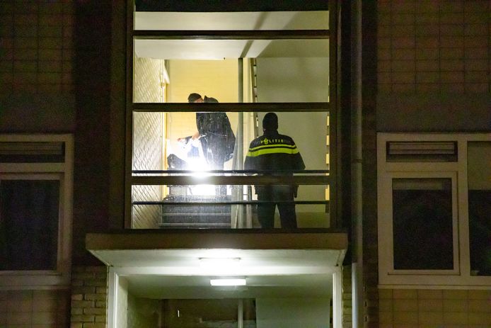 De politie heeft mannen aangehouden in Bussum en Naarden.