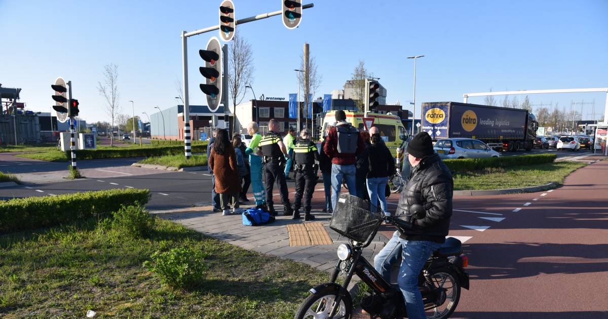 Bestuurder snorscooter gewond bij aanrijding Nijmegen.