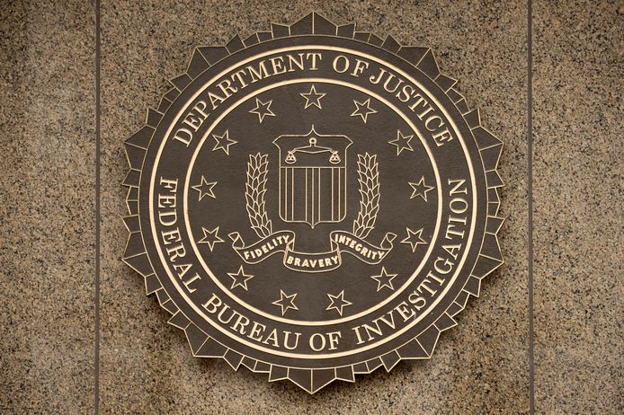 Het logo van de FBI op het J. Edgar Hoover FBI Building in Washington.