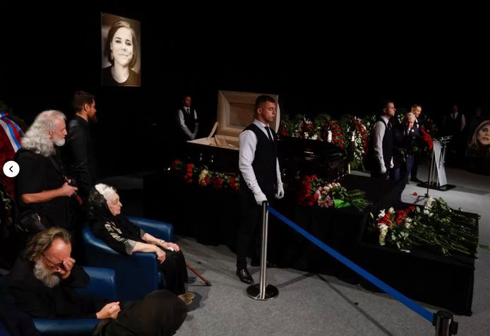 De begrafenisplechtigheid van de vermoorde Russische journaliste Daria Doegina vond dinsdagochtend plaats.