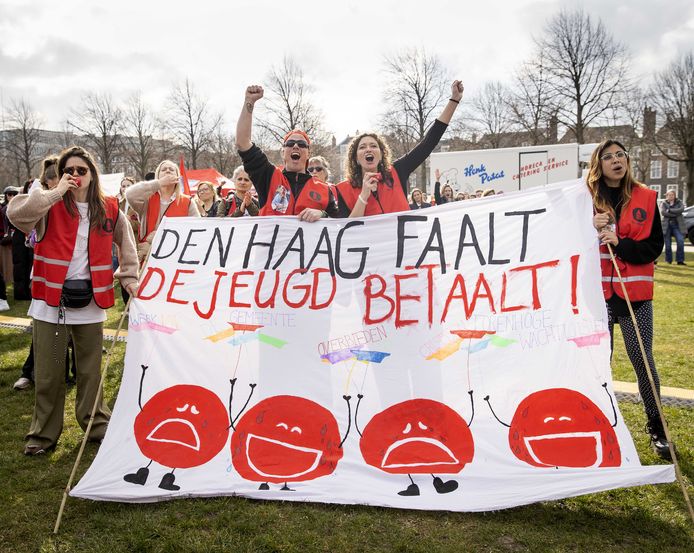 Foto ter illustratie. Medewerkers uit de jeugdzorg voerden eerder deze maand actie op het Malieveld in Den Haag.