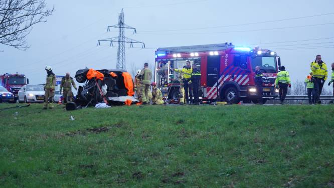 A32 afgesloten bij Meppel na ongeval met meerdere auto's, automobilist zwaargewond