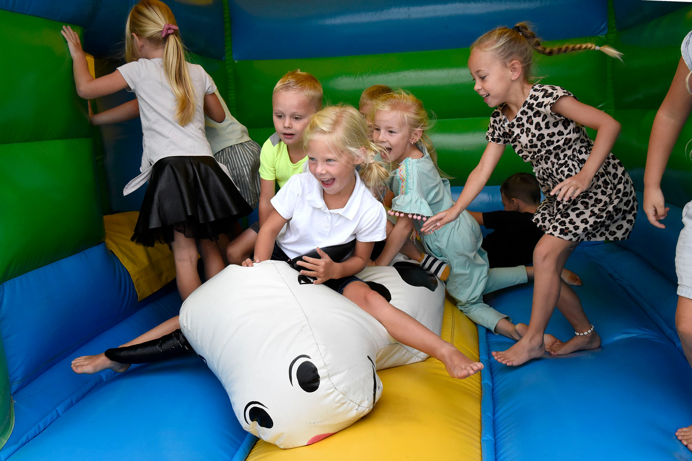 schoolreisje-valt-in-het-water-door-boerenprotest-maar-dat-maken-de