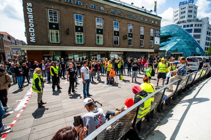 Demonstratie op het 18 Septemberplein in Eindhoven.