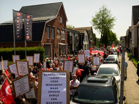 Genocidemonument in wording brengt nu al 300 Turkse demonstranten op de been
