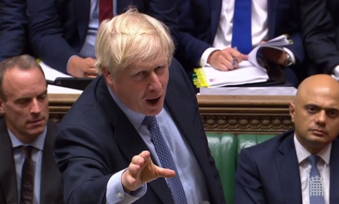 Premier Boris Johnson in het debat.