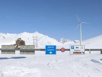 Uitzonderlijke sneeuwval in de Alpen is goed nieuws voor gletsjers en zomerskiërs (maar hindert het vrijmaken van de wegen)
