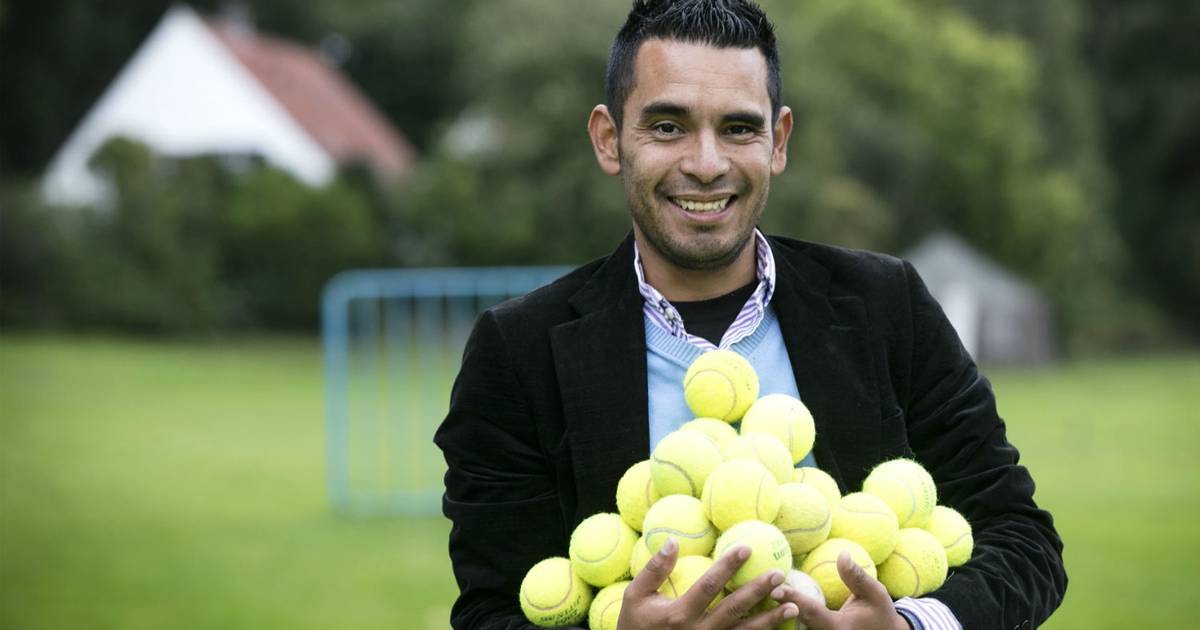 Hoes In Mevrouw Bosschenaar geeft tennisballen een tweede leven | 's-Hertogenbosch | bd.nl