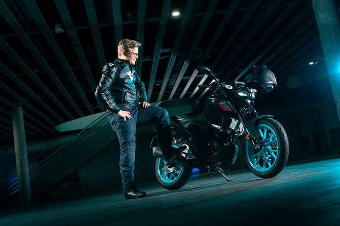 Motorexpert Arno Jaspers onderwierp de Yamaha MT-125 en R125 aan een uitvoerige test. Deze 125cc-motoren mag je bestijgen met een gewoon autorijbewijs B.
