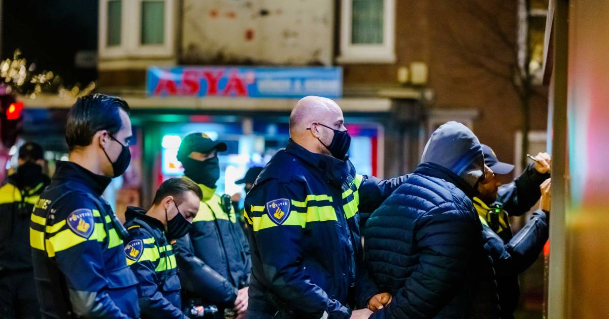 Nieuwe Aanhoudingen Voor Opruiende Berichten Op Social Media Rellen Avondklok Destentor Nl