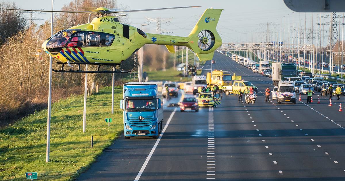 Lange file na ernstig ongeval op A2 bij Maarssen.