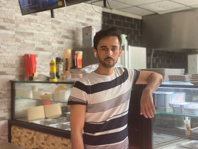 Wahid in zijn restaurant Kulba Kabul in de Wondelgemstraat.