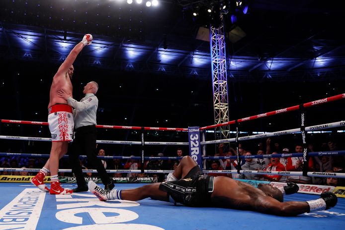 Dillian White va giù: vince Tyson Fury.