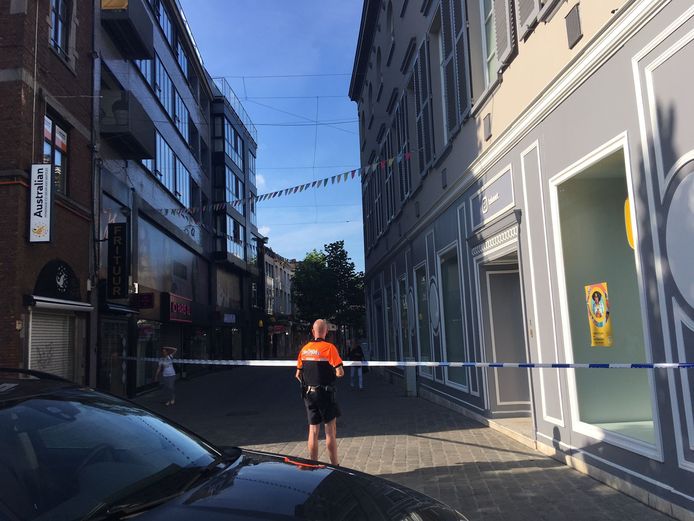 De Koning Albertstraat in Hasselt werd een tijd lang afgesloten na een ernstig incident.