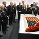 Kunstverzamelaar wil D-Day-vlag schenken aan het Amerikaanse volk, maar alleen als president Trump ’m zelf komt halen