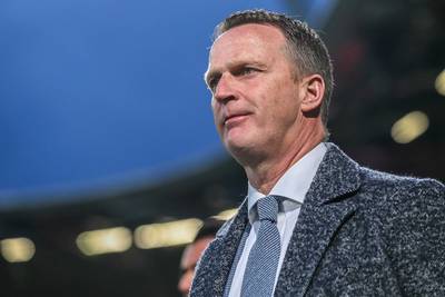 Van den Brom kritisch na flater AZ